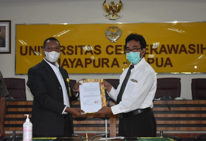Komitmen Bersama Memberikan Layanan Prima Pendidikan, ISBI Tanah Papua Kerjasama Dengan Uncen 