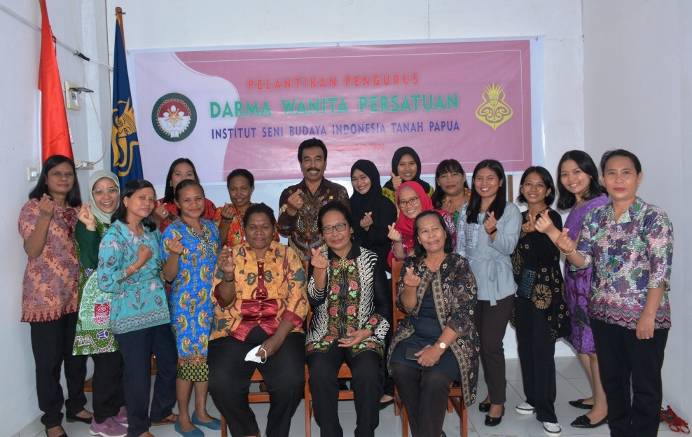 Dharma Wanita Persatuan ISBI Tanah Papua Resmi Dilantik
